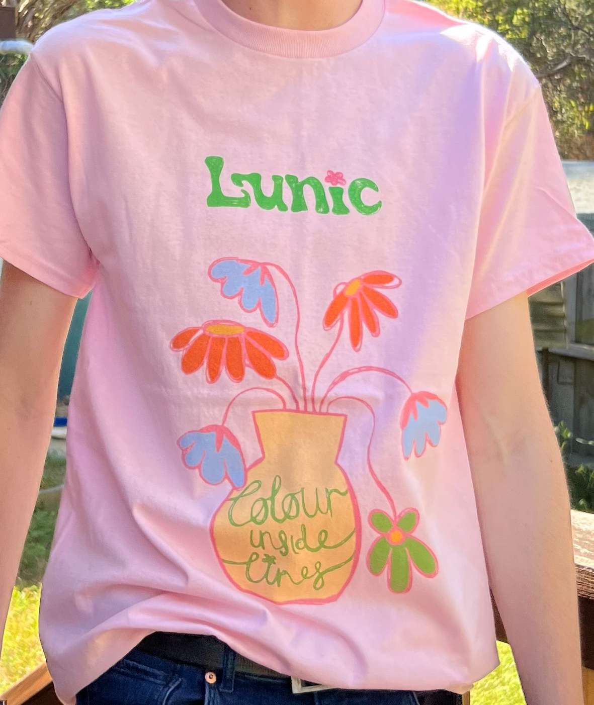 Lunic T-Shirt image